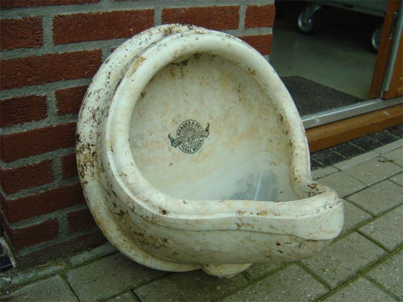 029 Therebreathersite UrinoirArjan01vUrinoir